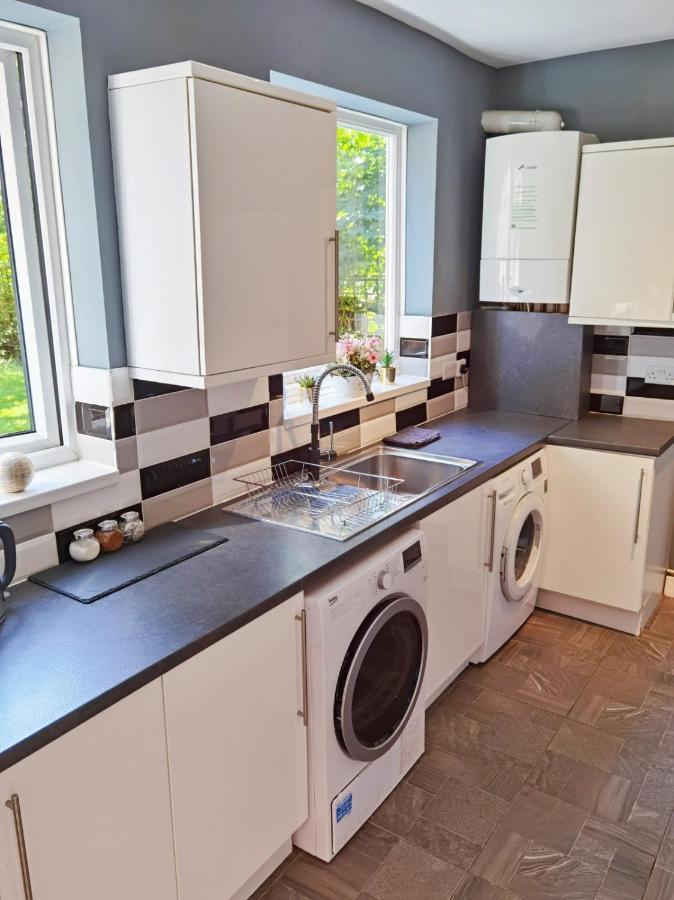 Perry Road, Beautiful Large House Available For Guests And Contractors Parking Wifi Villa Nottingham Exterior foto