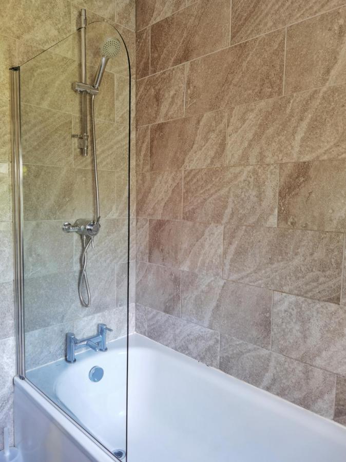 Perry Road, Beautiful Large House Available For Guests And Contractors Parking Wifi Villa Nottingham Exterior foto